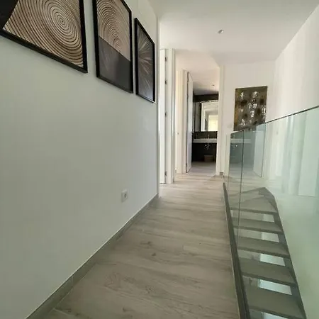 Exclusivo Chalet En Urbanizacion Roche Villa *