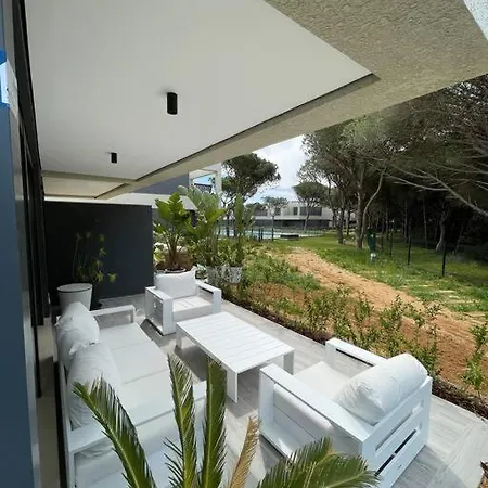 Exclusivo Chalet En Urbanizacion Roche Villa *
