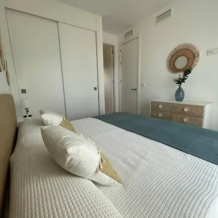 Exclusivo Chalet En Urbanizacion Roche Villa